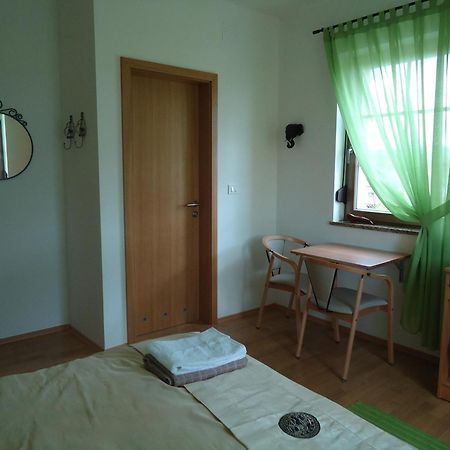 Lipizzaner Lodge Guest House Postojna Rom bilde