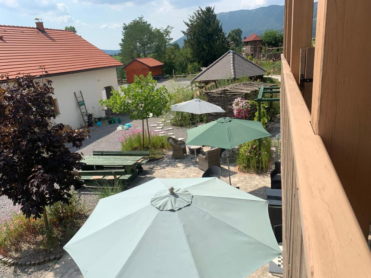 Lipizzaner Lodge Guest House Postojna Eksteriør bilde