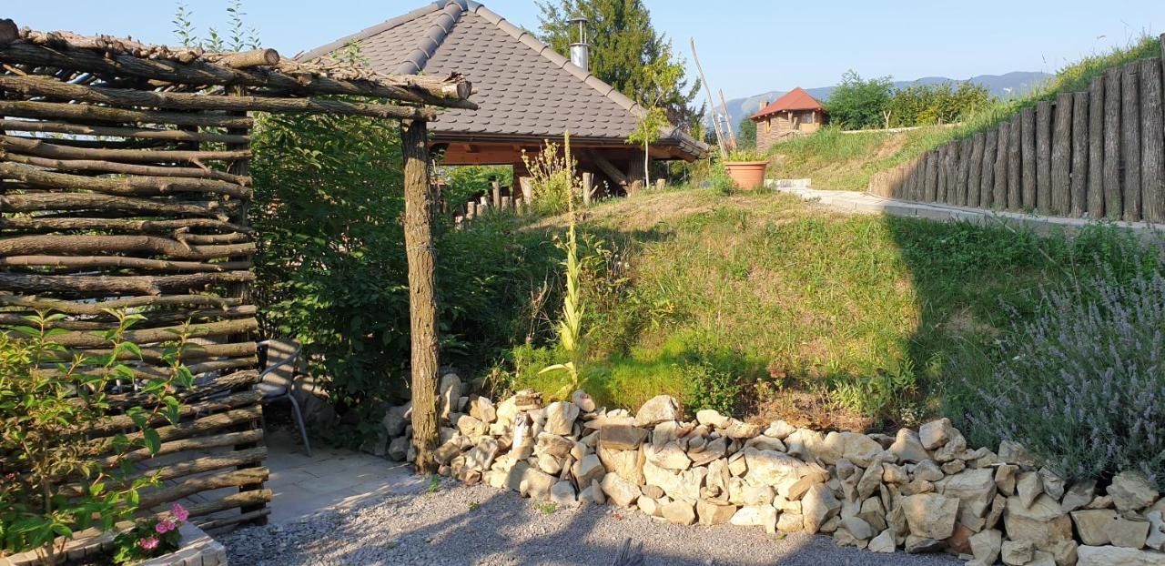 Lipizzaner Lodge Guest House Postojna Eksteriør bilde