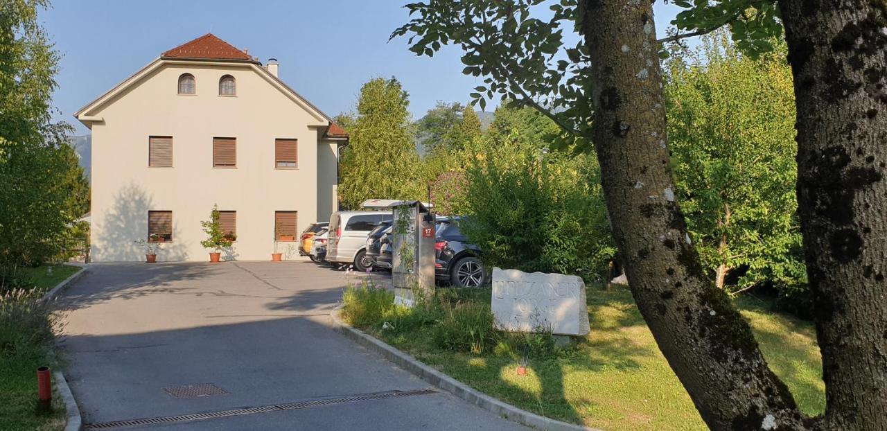 Lipizzaner Lodge Guest House Postojna Eksteriør bilde