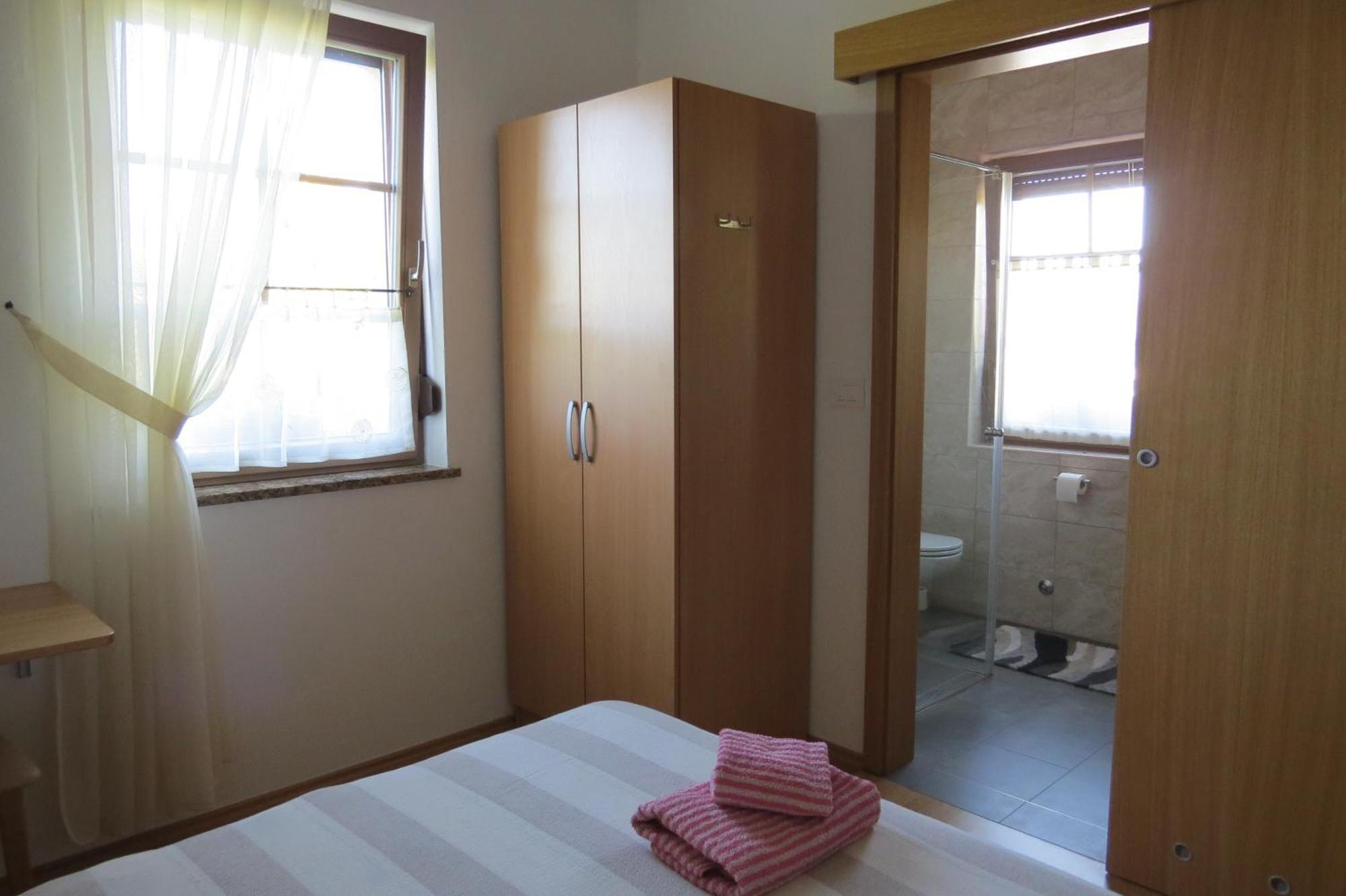 Lipizzaner Lodge Guest House Postojna Rom bilde