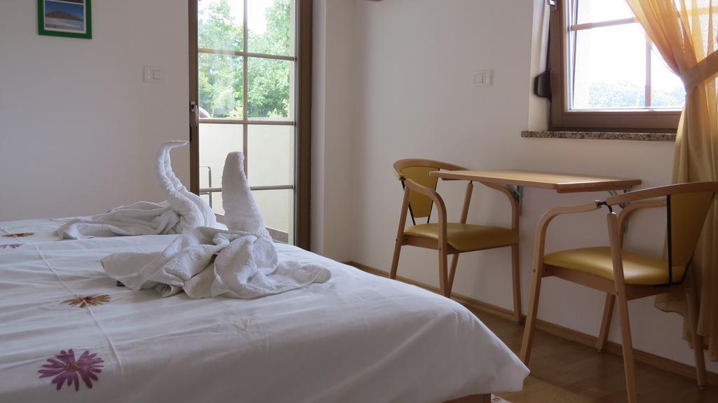 Lipizzaner Lodge Guest House Postojna Eksteriør bilde